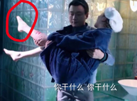 刘诗诗除了天鹅颈还有啥?看到脚丫子,我愣了