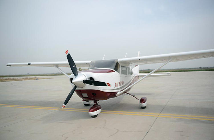 赛斯纳206系列小型飞机