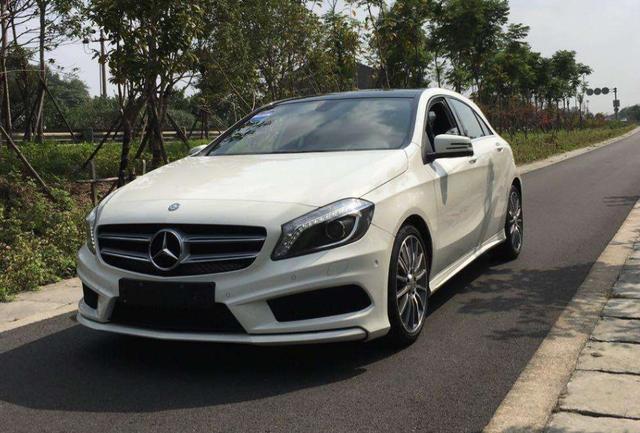 开奔驰回农村就是"装",看看养奔驰1年的费用,一般人真装不起