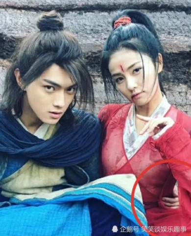 白鹿手机壁纸曝光 暴露对许凯的真实情感 网友 是情侣的 热备资讯