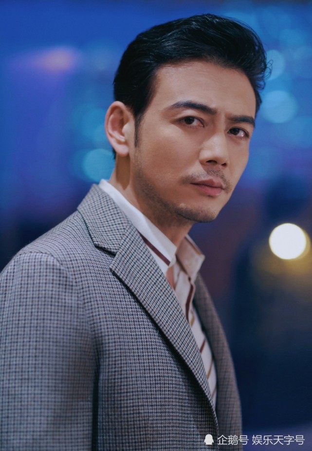 杨烁风波后低调现身,不畏惧风波影响,出席活动状态好