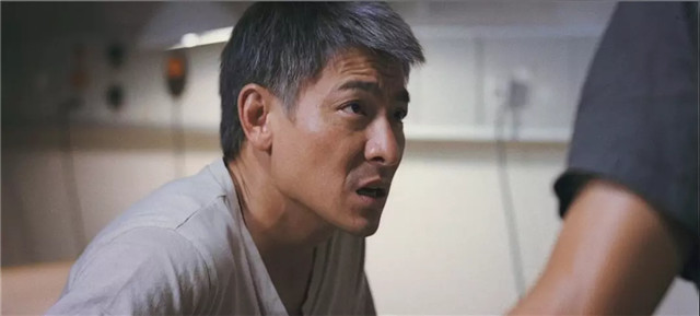 7,《人海孤鸿》和前面的《新上海滩》是同一个导演,都是潘文杰执导