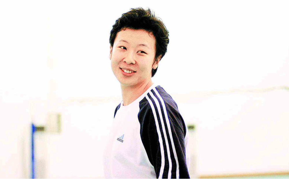 身高和力量优势的她得到了排球教练的青睐,通过系统专业的训练,冯坤的