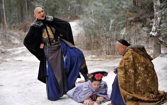 明星们片场休息在干吗罗云熙做笔记邓伦和热巴有点甜