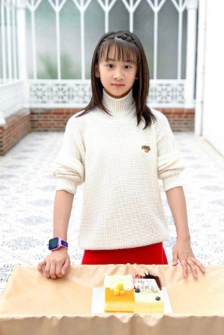 田亮女儿森碟11岁了,却与天天一起过生日,被网友赞青梅竹马!
