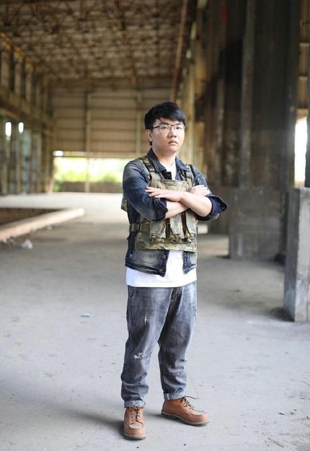 绝地求生:蜜蜂警告韦神?网友:还带个老大回来