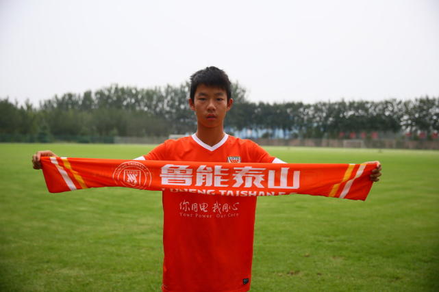 杨意林专访:取得进球很开心,做好当下憧憬未来