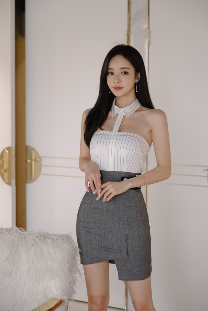 女神珠珠第7期时尚穿搭幻雪艾叶吊领裙