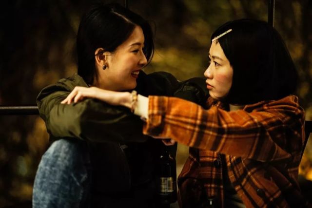 25岁余香凝出道不久备受注目:只因够平凡!