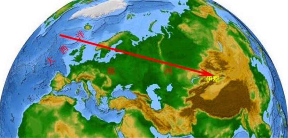 我们知道中纬度地区盛行西风,风从大西洋海面上吹起,携带大量的暖湿气