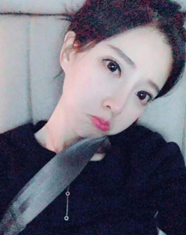 主播一姐晒兰博基尼,却被网友发现猫腻:丢人丢大发了这次!