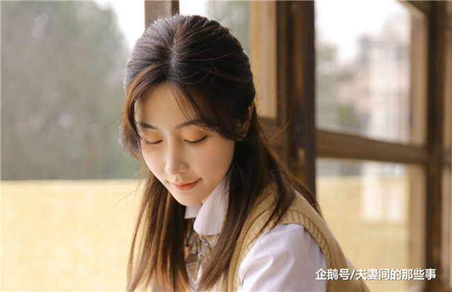 女生说你真逗,你怎么认为呢?你真的以为自己很