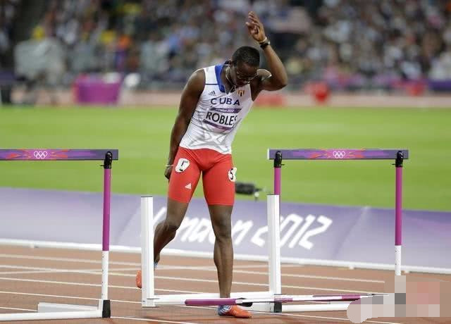 当年跟刘翔一样的飞人罗伯斯近况如何答案你万万想不到