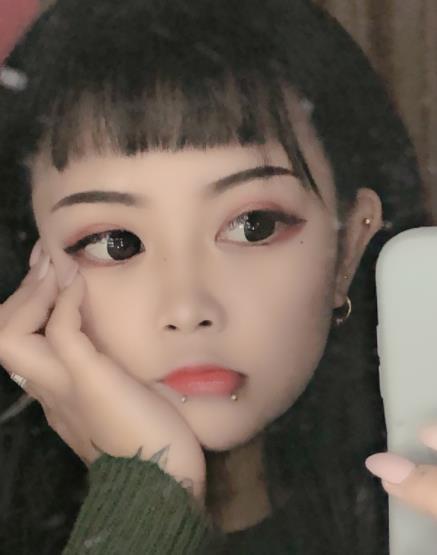 顾茜茜素颜长啥样?看到她摘掉眼镜后,网友炸锅:是哪个"仙女"