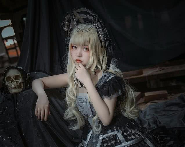 cos暗黑系的动漫女王颜值美腻后期炸裂网友绝对领域