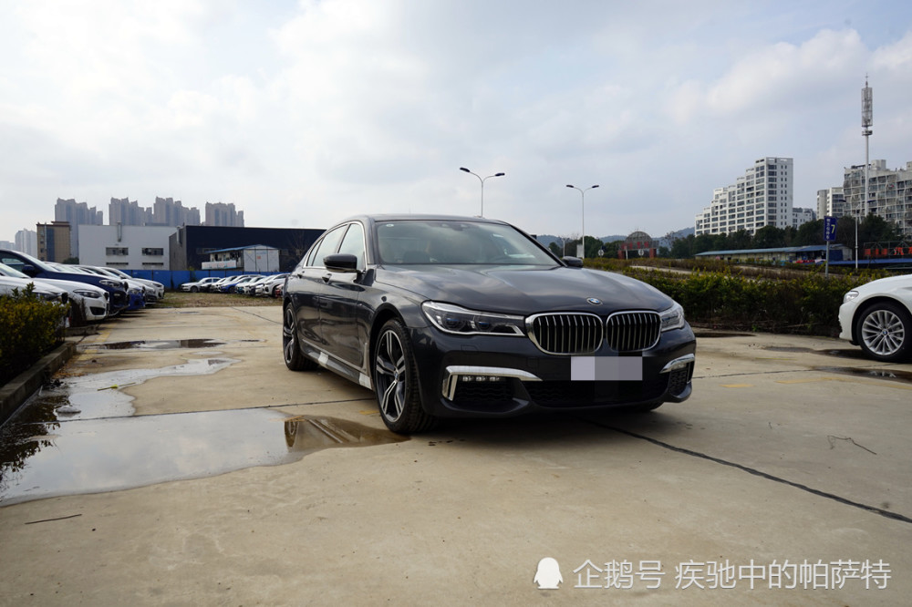 宝马又一轿车"亏本甩卖",降价51万,性能则完爆奔驰s500