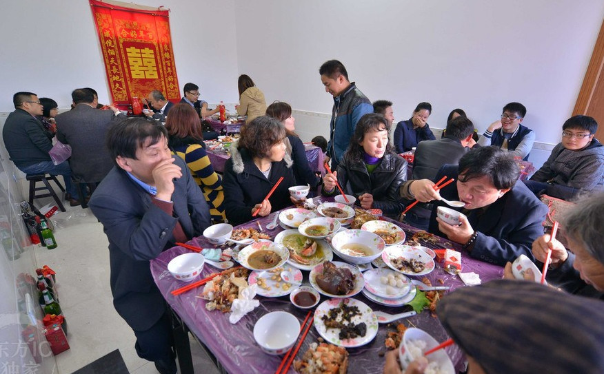 为什么现在农村有些人,份子钱都随了却不去吃酒席?
