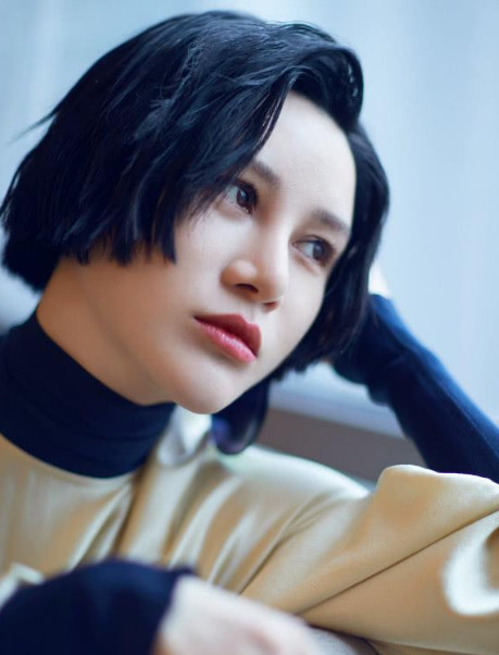 尚雯婕素颜照流出,看到照片后,网友:这是同一个人?