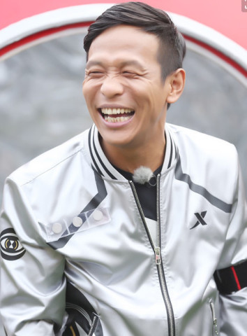 宋小宝平时不算啥,女装扮相笑掉大牙,网友:这真是笑skr人!