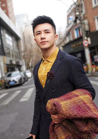 从时尚杂志主编到如今的一线博主,毛毛迅到底做了什么努力?