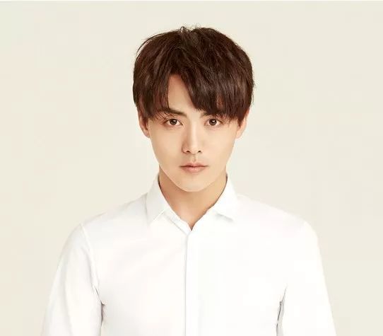 留"a字"刘海发型,2019年你最帅!