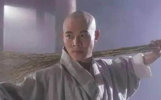 特别是出场那一段,三人配合的金刚伏魔圈几乎无人能敌,也让少林三渡着