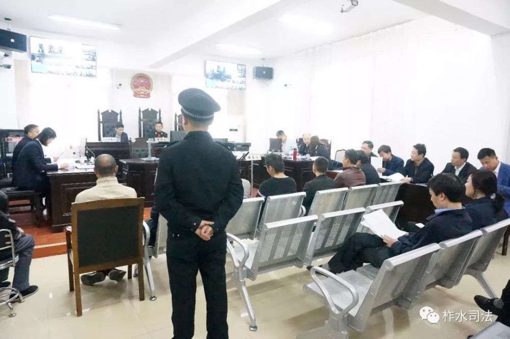 县司法局局长崔立民参加法律援助案件旁听