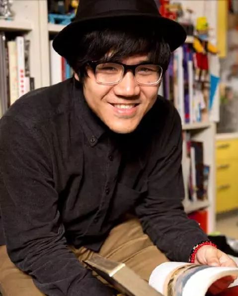 在雷磊上飞机之前先和他聊十分钟的哲学终极问题我是谁