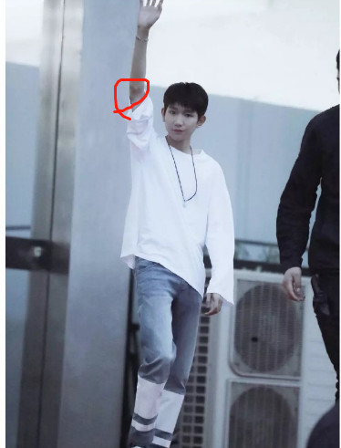 王源为了让自己更"刚",竟然纹了纹身?图案让粉丝炸锅了!