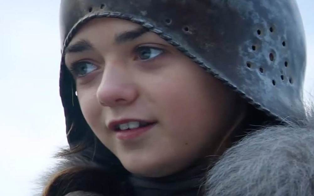 英国媒体4月24日报道,《权力的游戏》中二丫的扮演者本周陷入了各种