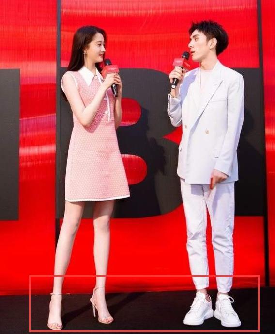 口红一哥李佳琦到底有多高?关晓彤奚梦瑶穿高跟鞋他都没输!