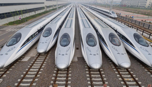 中国高铁出事了?复兴号电线突然断裂,