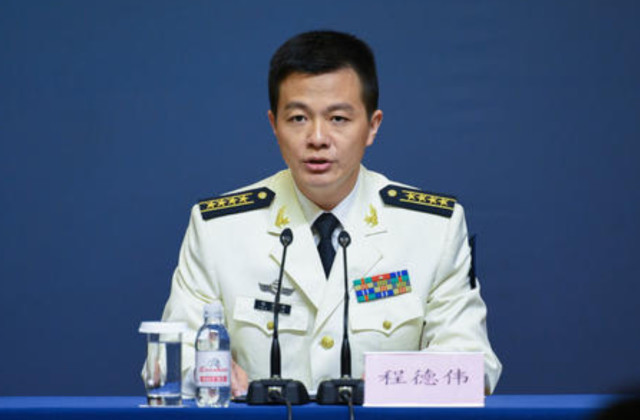海军发言人圈粉无数,发布会成大型追星现场,看完你就懂了