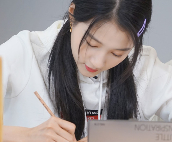 关晓彤资源多好?《王牌》才收官,关晓彤转头就