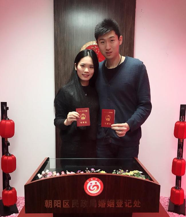 男排又一国手公布婚讯恋爱3年十分低调妻子是空姐