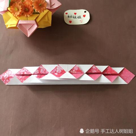 饰品折纸:1张纸,不需要用胶就可以折出漂亮的手镯