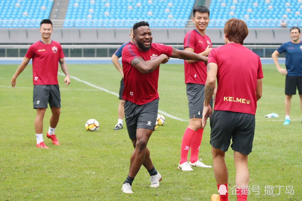 中超:广州富力VS深圳佳兆业 富力坚持美丽梦 