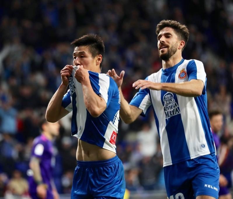 武磊进球夜一现象让人更欣慰 主动与裁判交流