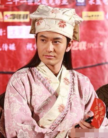 演过唐伯虎的明星,只有他演活了人物,其他人都在模仿!