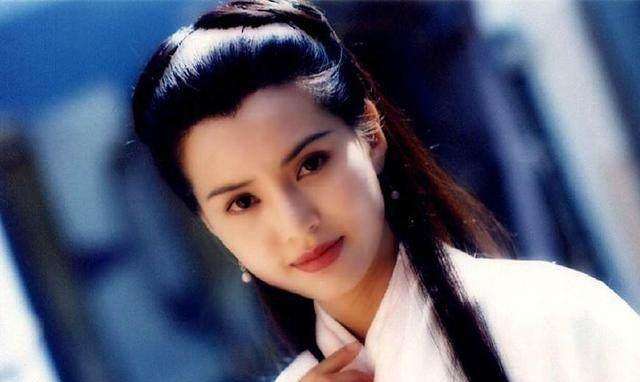 同样是小龙女,一个特价,一个九块九包邮,一个是拼多多,太真实