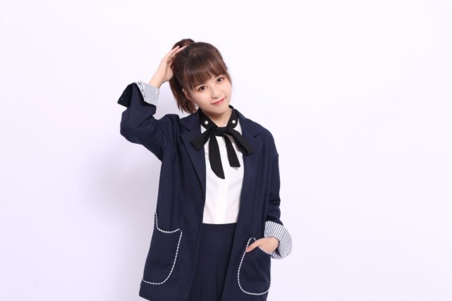 传情:(*~︶~) ,你知道的吧,就有一种脸型上镜是圆的,就是脸上肉比较多