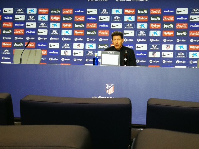 直击-马竞雨夜阻击巴萨提前夺冠 匪帅:拿西甲亚