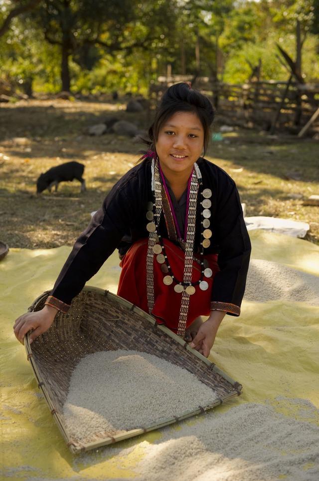 中国藏南最美民族:阿帕塔尼人