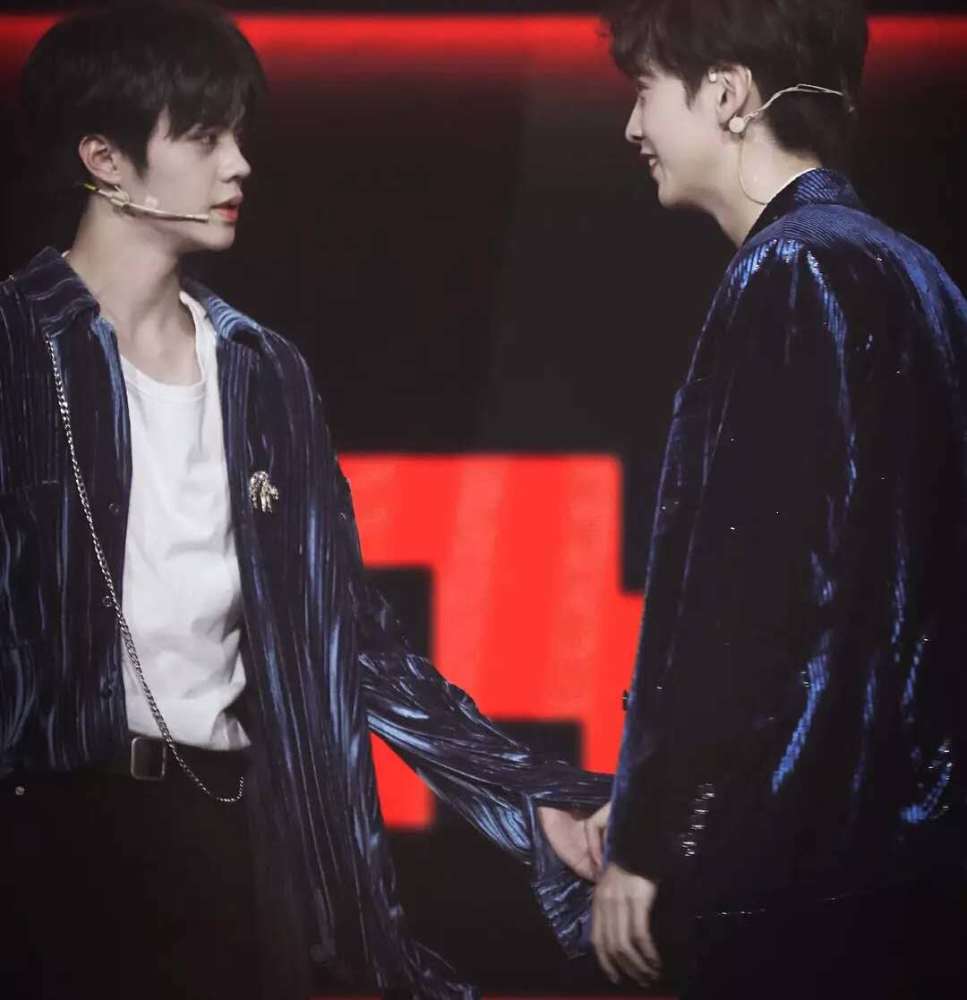 陈涛陈宥维舞台互动,有谁注意他们的手?粉丝:太甜了吧