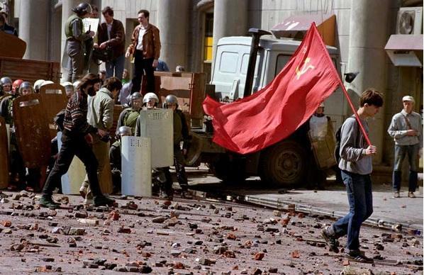 1991年苏联解体前后的真实老照片:全混乱了,局势彻底崩塌!