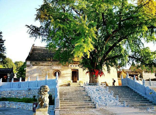 香嚴寺門票:免費地址:唐河縣城南24公里處黑龍鎮發山之頂普化寺始建於