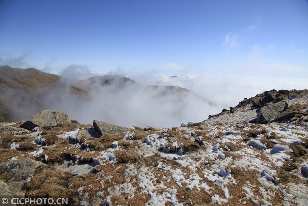 五臺山由東,南,西,北,中五座臺頂組成,其中,北臺頂海拔3061.