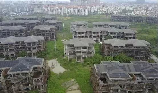 重磅!住建部发文,立即暂停别墅项目建设审批!合