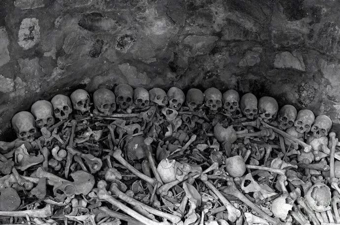 万人坑里的罪恶-揭露侵华日军在张家口下花园煤矿惨无人道的暴行!