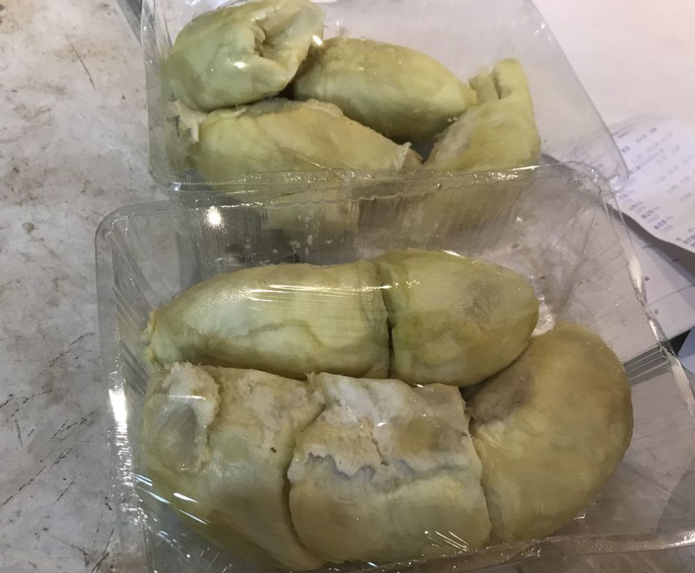 100多元買的榴蓮,果肉發黑,口感不對……商家稱是